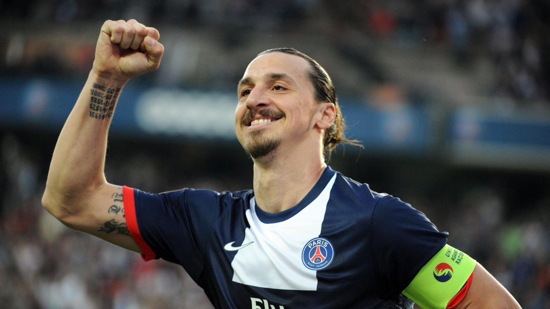 库兹马诺维奇在巴黎奥运会手球比赛中展现出高水平的反应速度，库兹马出手次数